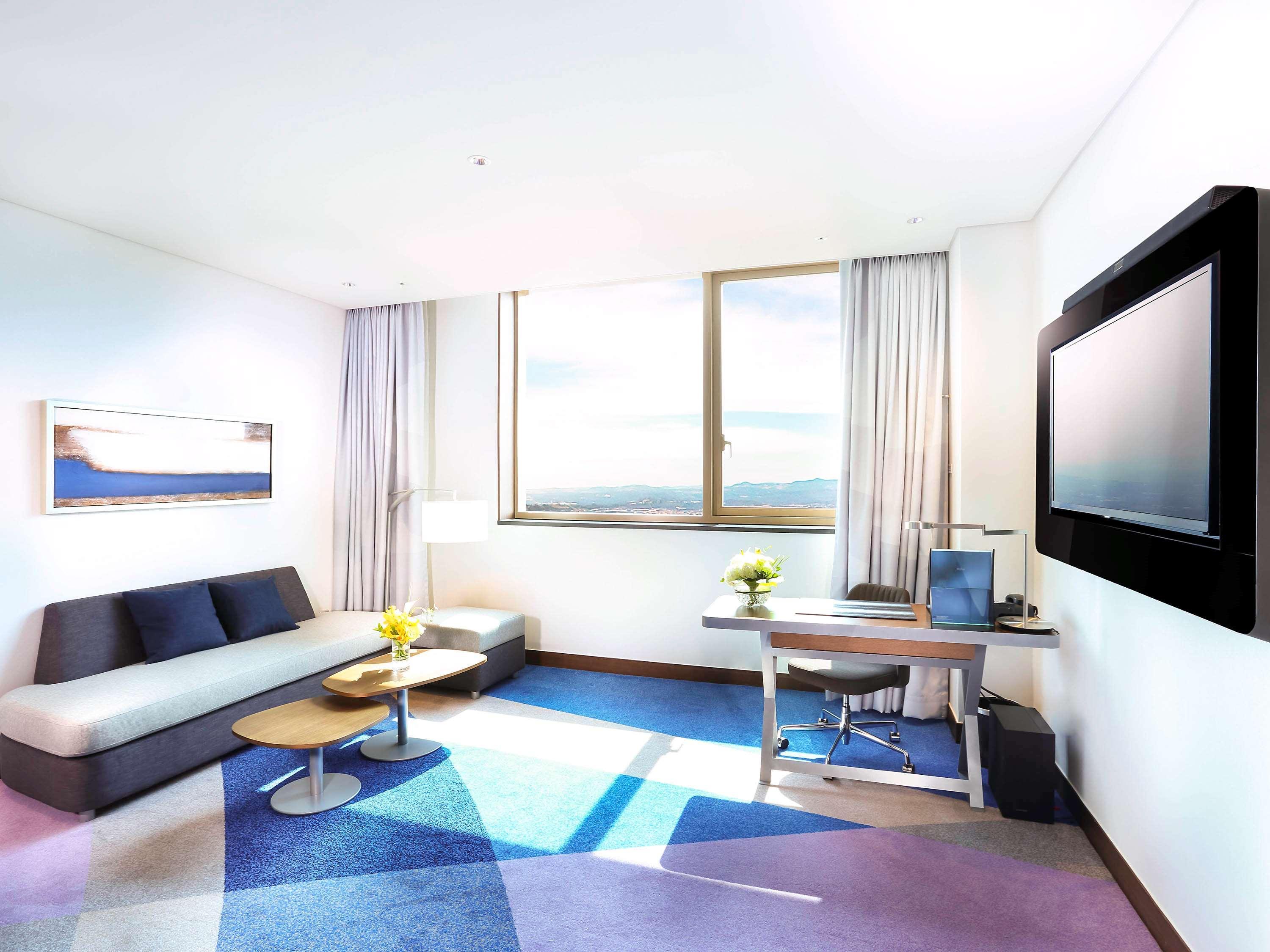 โนโวเทล แอมบาสเดอร์ ซูวอน โฮเต็ล Hotel ภายนอก รูปภาพ