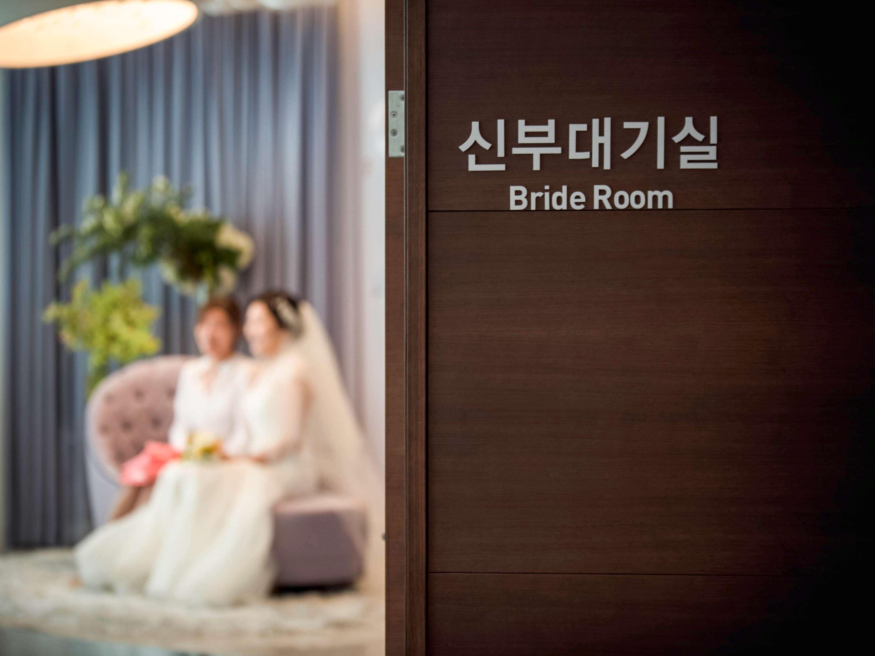 โนโวเทล แอมบาสเดอร์ ซูวอน โฮเต็ล Hotel ภายนอก รูปภาพ
